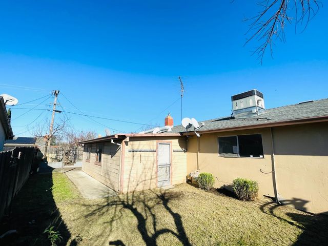 624 Bowlen Dr, West Sacramento, CA 95605