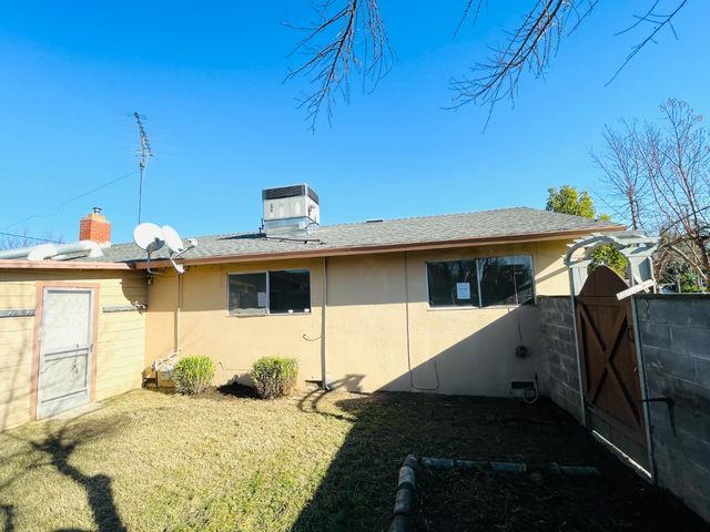 624 Bowlen Dr, West Sacramento, CA 95605