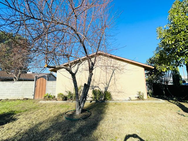 624 Bowlen Dr, West Sacramento, CA 95605