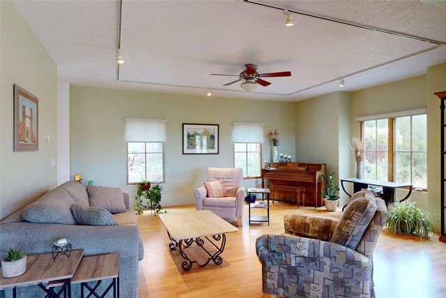 5385 Quemazon Place, Los Alamos, NM 87544