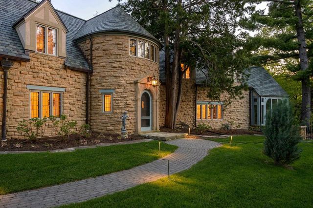 3452 Crestwood Drive, Madison, WI 53705