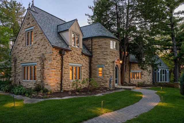 3452 Crestwood Drive, Madison, WI 53705