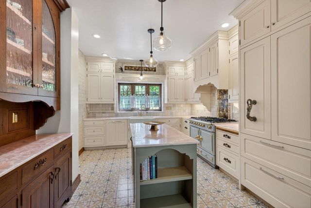 3452 Crestwood Drive, Madison, WI 53705