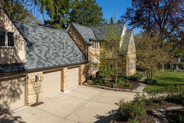 3452 Crestwood Drive, Madison, WI 53705
