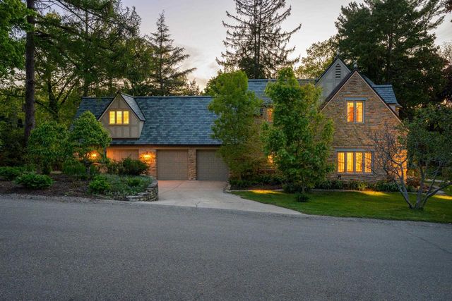 3452 Crestwood Drive, Madison, WI 53705