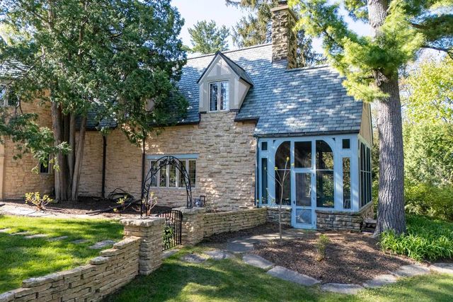 3452 Crestwood Drive, Madison, WI 53705