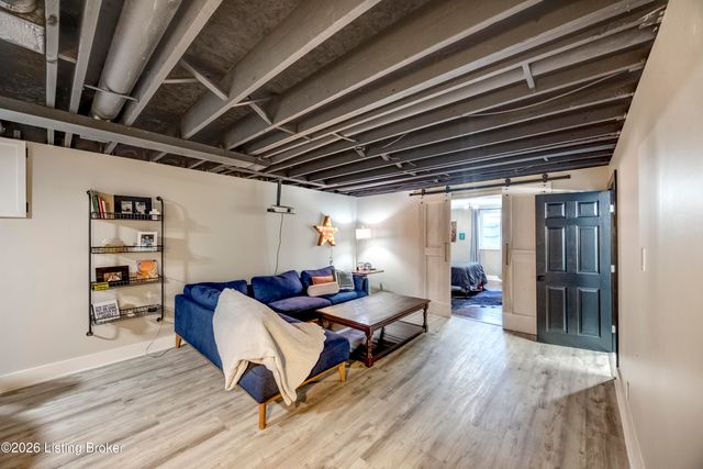 5318 Brookswood Rd, Crestwood, KY 40014