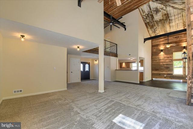 92 S SWEET ARROW LAKE RD, Pine Grove, PA 17963