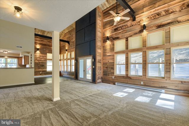 92 S SWEET ARROW LAKE RD, Pine Grove, PA 17963