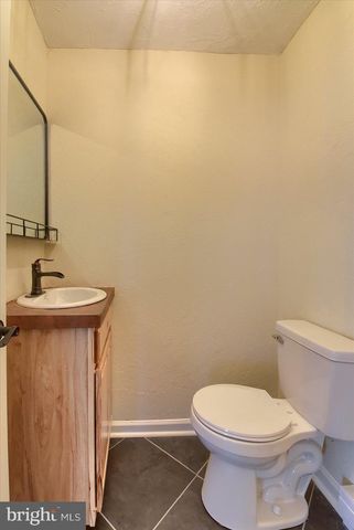92 S SWEET ARROW LAKE RD, Pine Grove, PA 17963