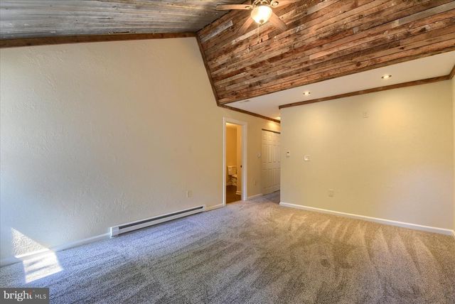 92 S SWEET ARROW LAKE RD, Pine Grove, PA 17963