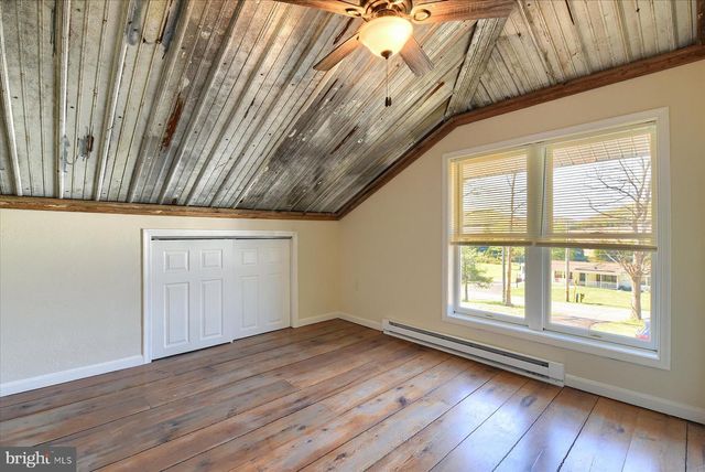 92 S SWEET ARROW LAKE RD, Pine Grove, PA 17963