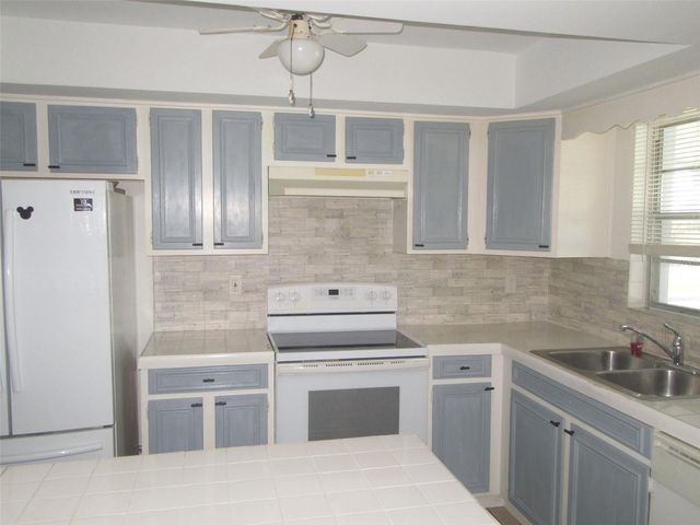 64 ANNAPOLIS LANE, Rotonda West, FL 33947