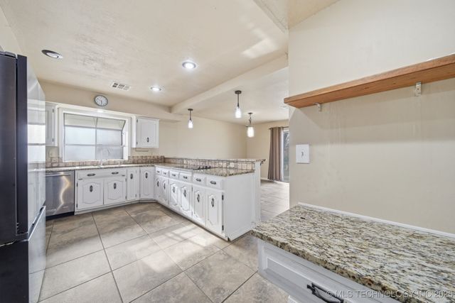 520 Ridgewood, Pryor, OK 74361