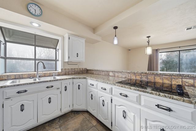 520 Ridgewood, Pryor, OK 74361