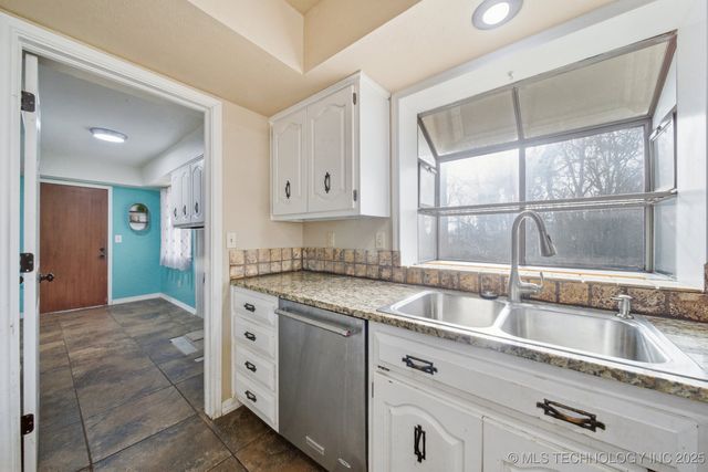 520 Ridgewood, Pryor, OK 74361