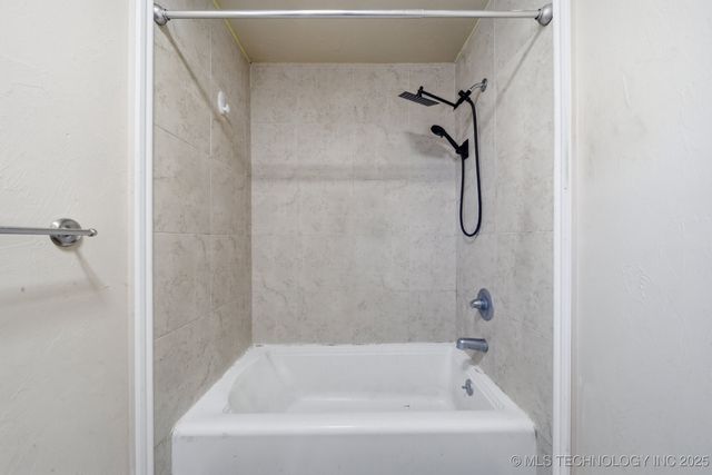 520 Ridgewood, Pryor, OK 74361