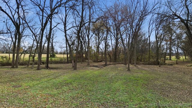 520 Ridgewood, Pryor, OK 74361