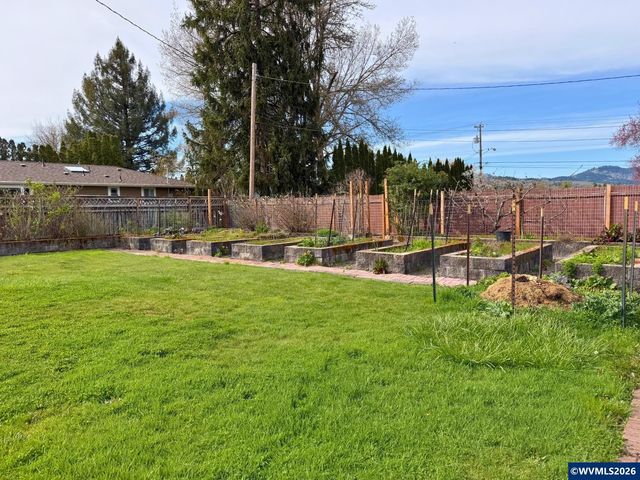 4925 SW Dakota Av, Corvallis, OR 97333