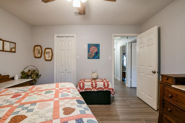 602 Sharondoah Drive, Highlands, TX 77562