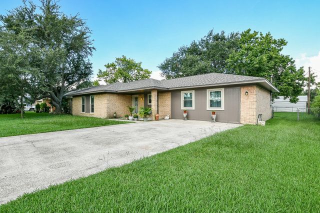 602 Sharondoah Drive, Highlands, TX 77562