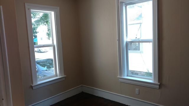 826 Arianna Street NW, Grand Rapids, MI 49504