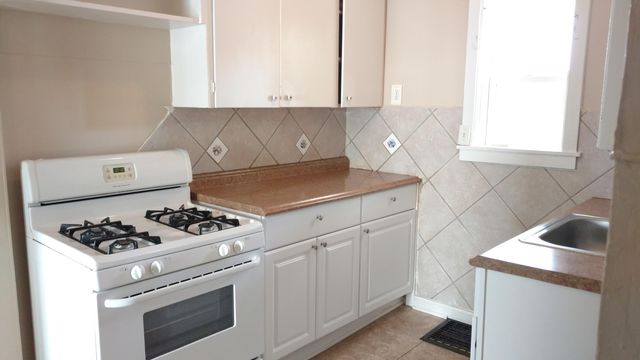 826 Arianna Street NW, Grand Rapids, MI 49504