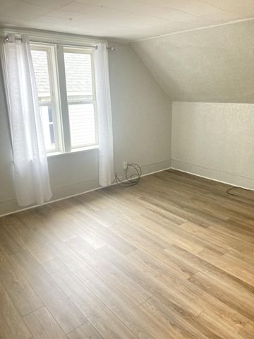 826 Arianna Street NW, Grand Rapids, MI 49504