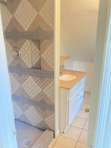 826 Arianna Street NW, Grand Rapids, MI 49504