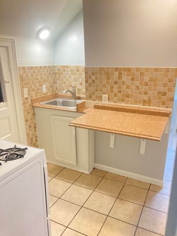 826 Arianna Street NW, Grand Rapids, MI 49504