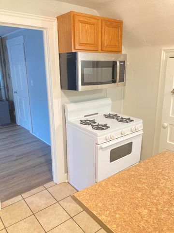 826 Arianna Street NW, Grand Rapids, MI 49504