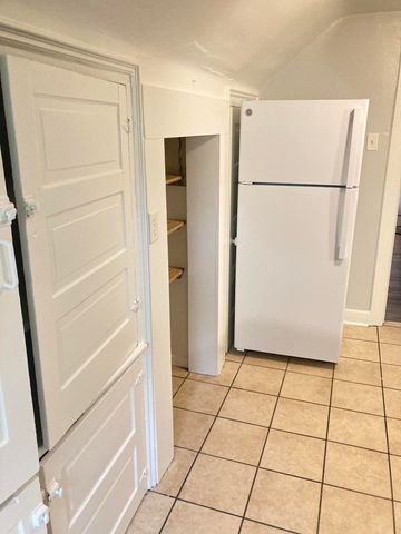 826 Arianna Street NW, Grand Rapids, MI 49504