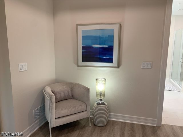 208 Indies Dr E 202, Naples, FL 34114