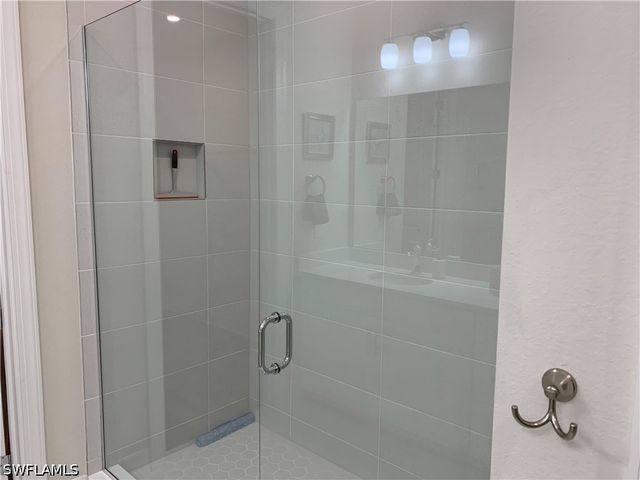 208 Indies Dr E 202, Naples, FL 34114