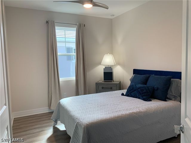 208 Indies Dr E 202, Naples, FL 34114