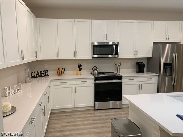 208 Indies Dr E 202, Naples, FL 34114