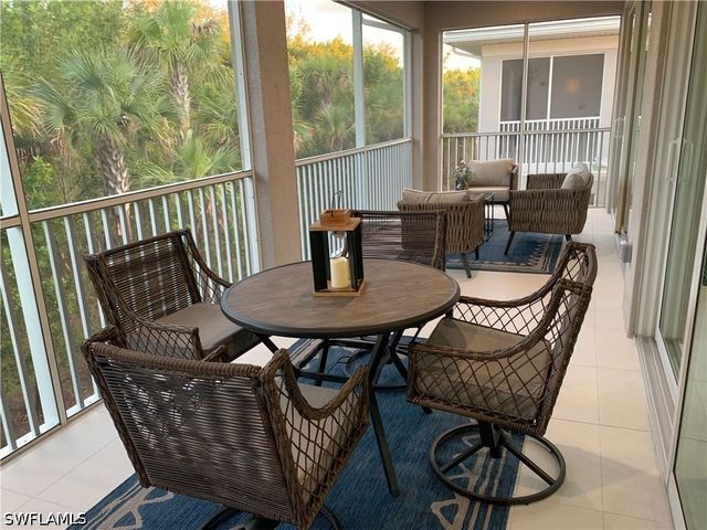 208 Indies Dr E 202, Naples, FL 34114