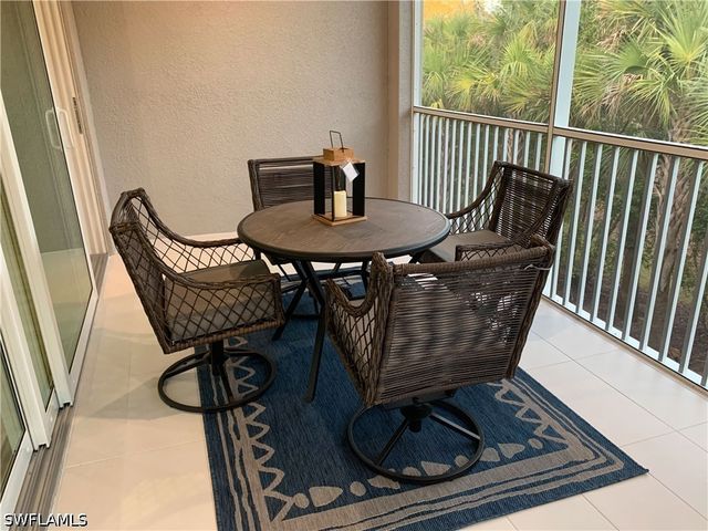 208 Indies Dr E 202, Naples, FL 34114