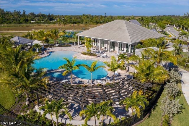 208 Indies Dr E 202, Naples, FL 34114