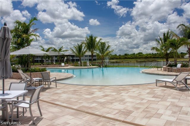 208 Indies Dr E 202, Naples, FL 34114
