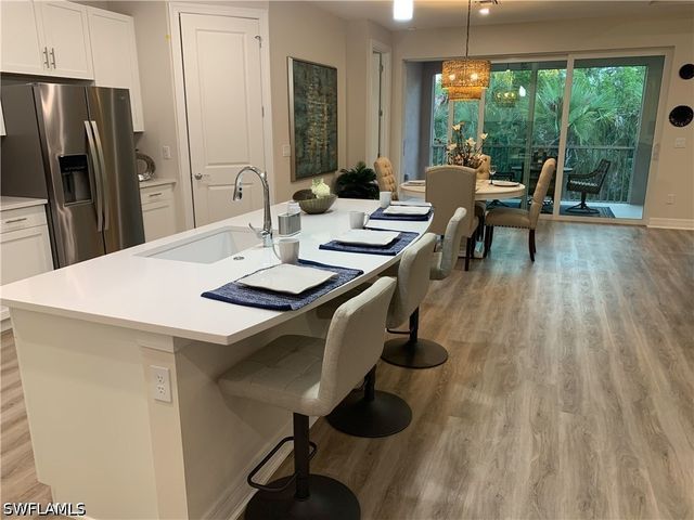 208 Indies Dr E 202, Naples, FL 34114