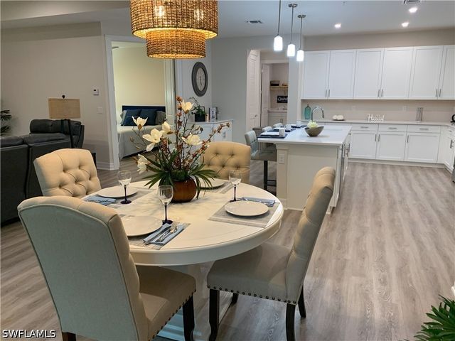 208 Indies Dr E 202, Naples, FL 34114