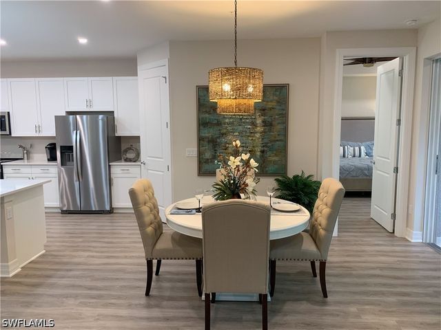 208 Indies Dr E 202, Naples, FL 34114