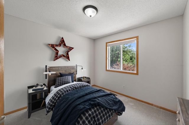 7043 48th Street N, Oakdale, MN 55128