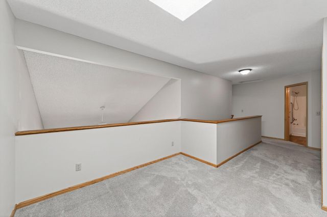7043 48th Street N, Oakdale, MN 55128