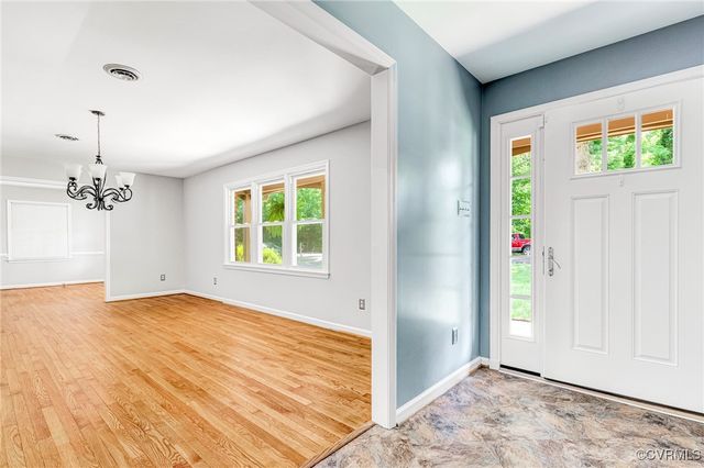 3 Milby Cir, Sandston, VA 23150