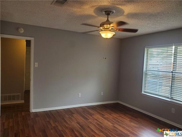 1217 Craig Street, Copperas Cove, TX 76522