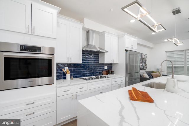 101 ELLSWORTH ST, Philadelphia, PA 19147