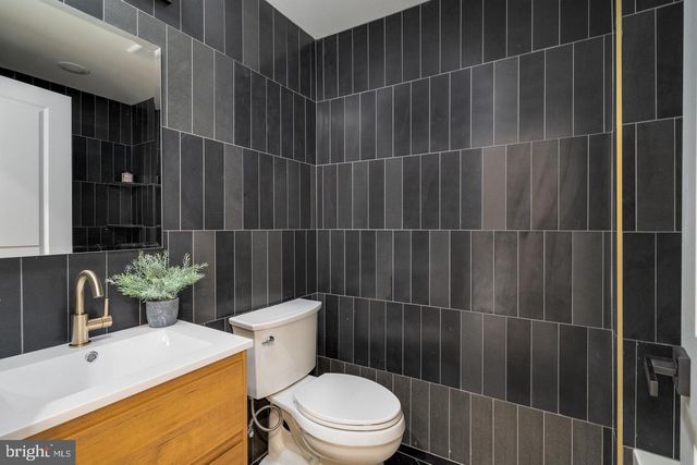 101 ELLSWORTH ST, Philadelphia, PA 19147