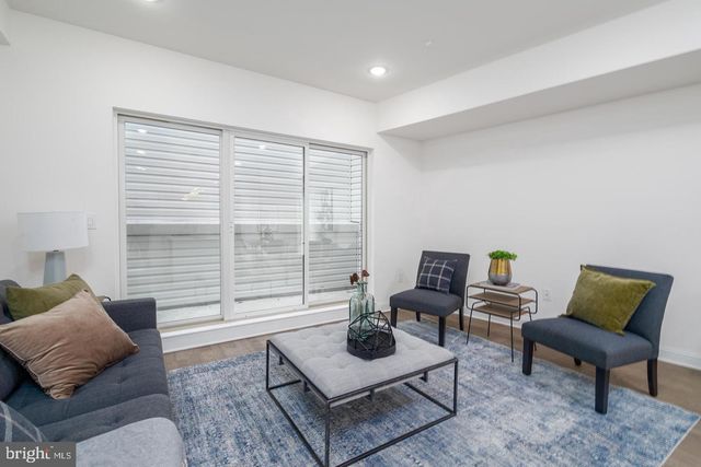 101 ELLSWORTH ST, Philadelphia, PA 19147